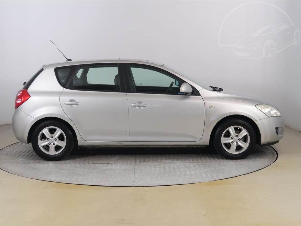 Kia Ceed 1.4 CVVT, Serv.kniha, Tan