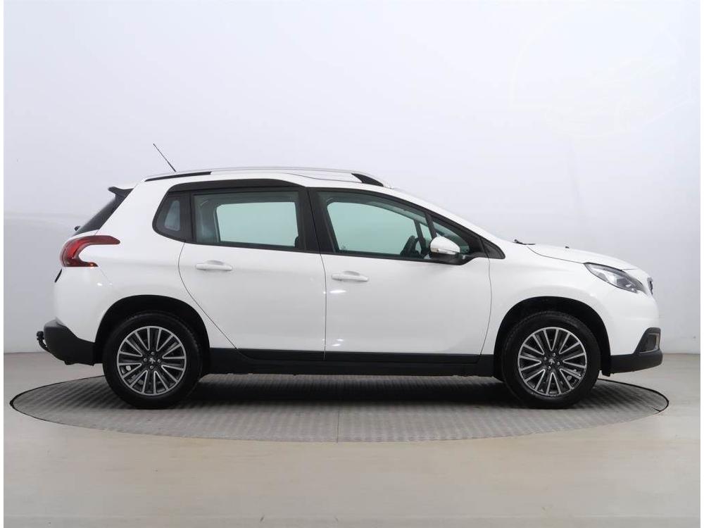 Peugeot 2008 1.2 PureTech, Active, R,1.maj