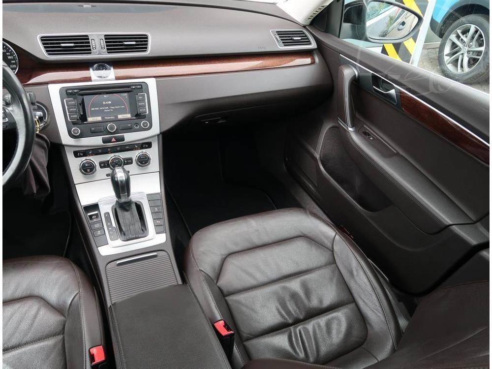 Volkswagen Passat 2.0 TDI, Automat, Navi