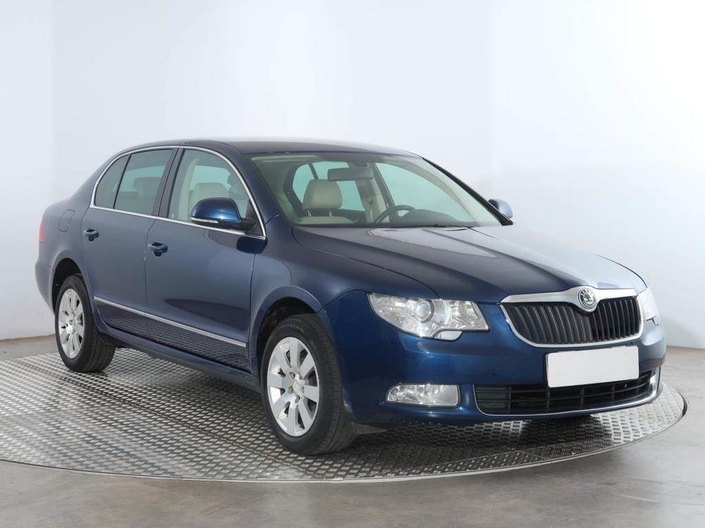 Škoda Superb 1.8 TSI, 4X4, Navi, Xenony