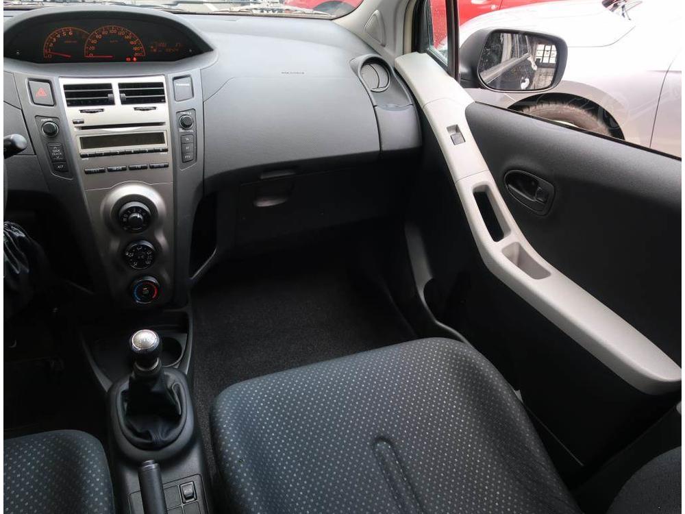 Toyota Yaris 1.0 VVT-i, Serv.kniha, Klima