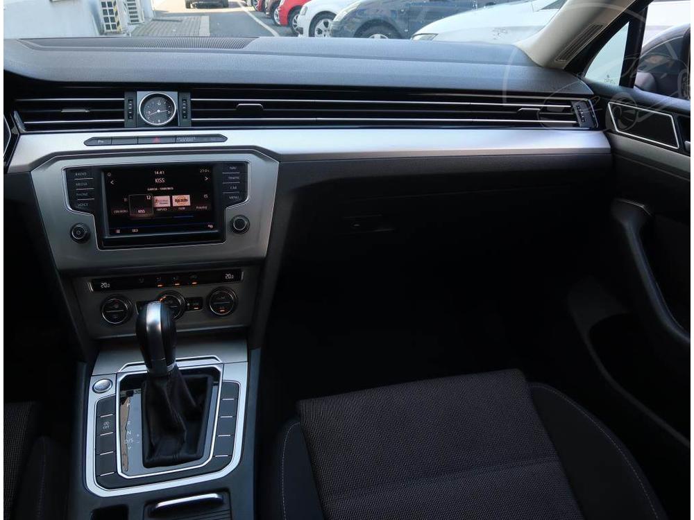 Volkswagen Passat 2.0 TDI, Automat, Navi