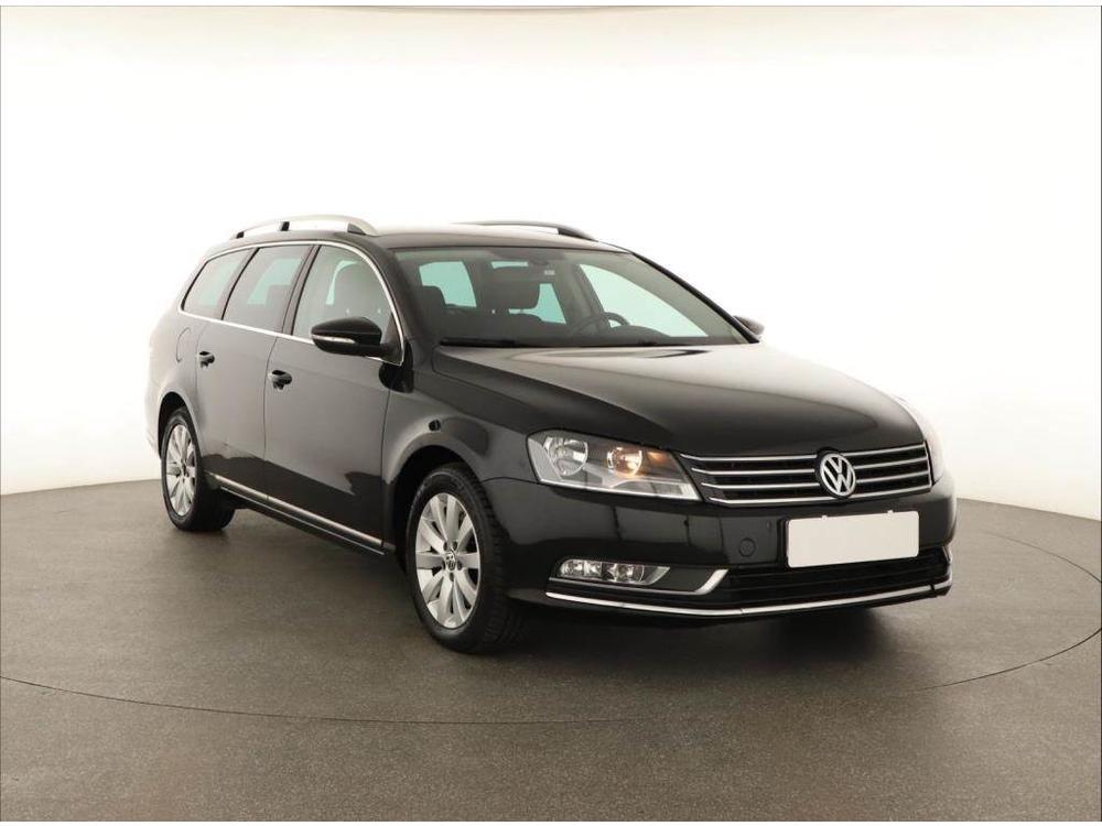 Prodm Volkswagen Passat 2.0 TDI, Serv.kniha, Navi