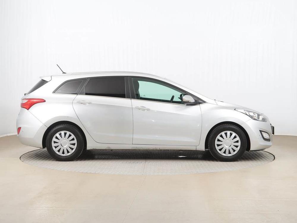 Hyundai i30 1.6 CRDi, Xenony