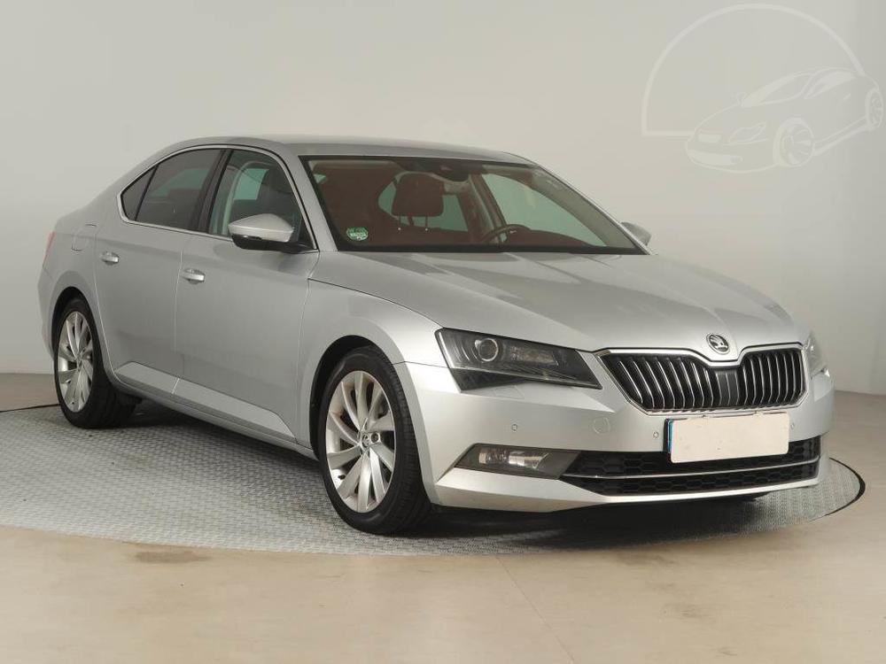 Škoda Superb 2.0 TDI, Kůže, Navi