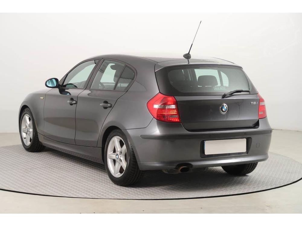 BMW 116 116i, jezd vborn