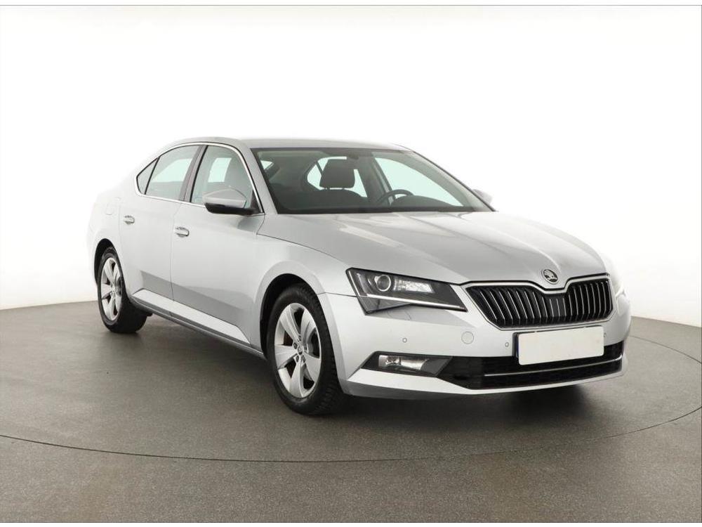 Škoda Superb 2.0 TDI, Automat, Navi