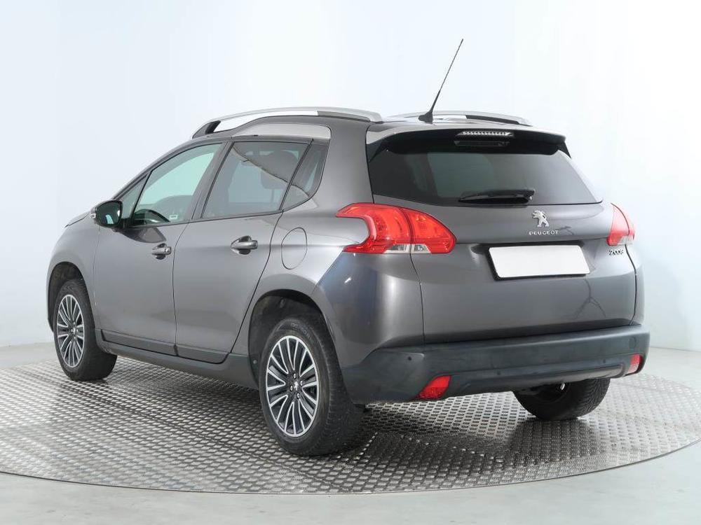 Peugeot 2008 1.2 PureTech, Navi