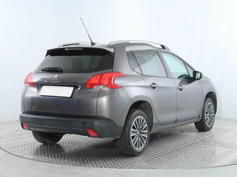 Peugeot 2008 1.2 PureTech, Navi