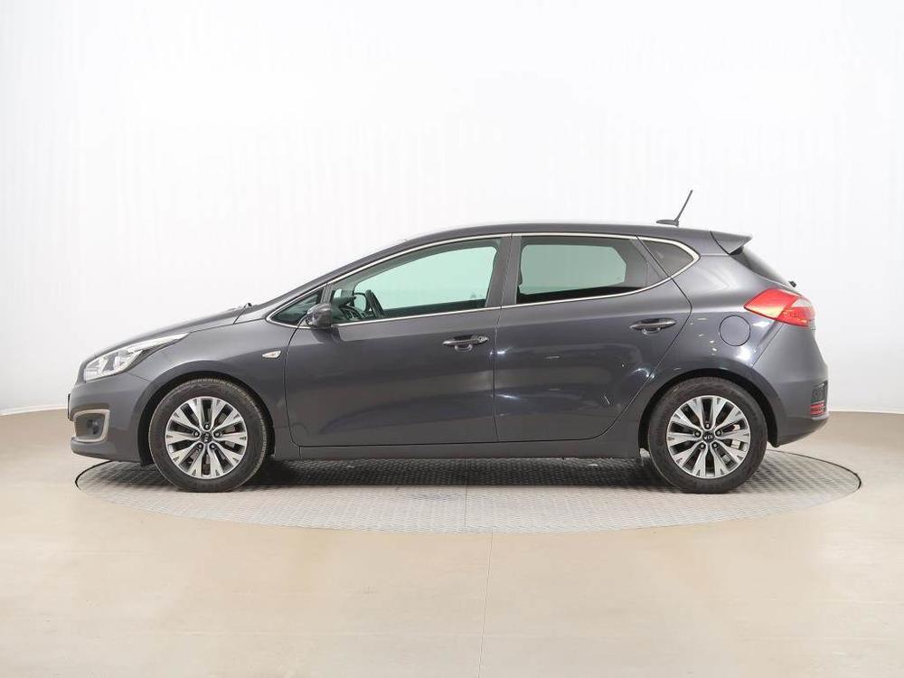 Kia Ceed 1.6 CRDi, Navi, Koen sedaky