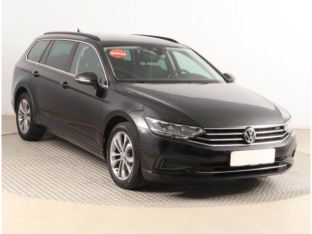 Volkswagen Passat 1.5 TSI, ČR,1.maj, Serv.kniha