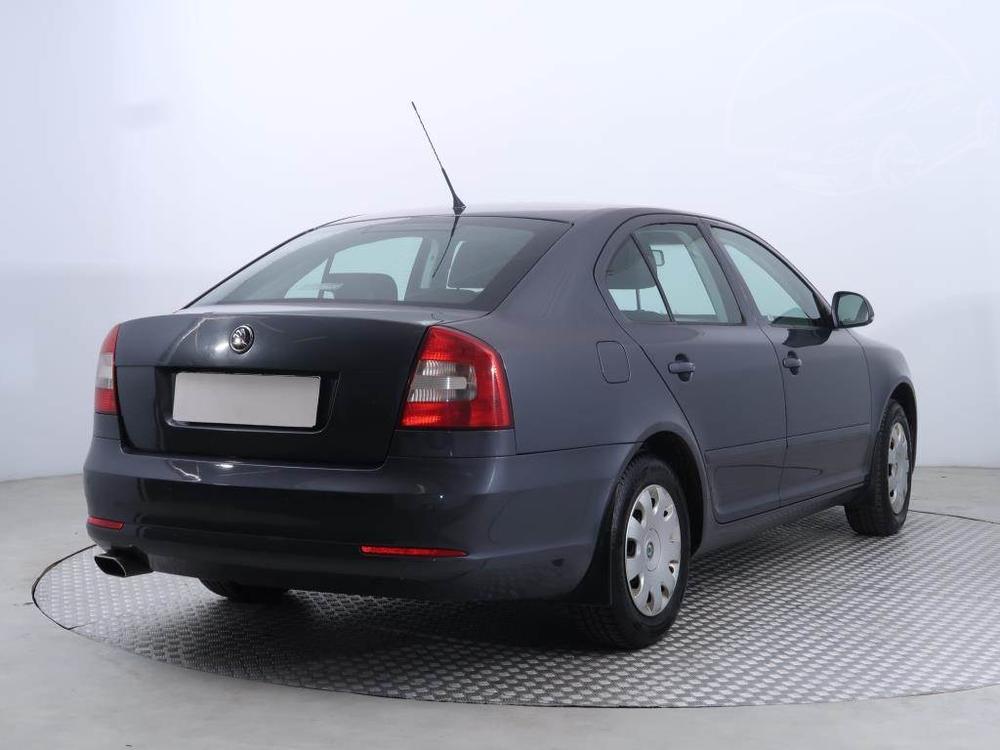 koda Octavia 1.6, Serv.kniha, Navi