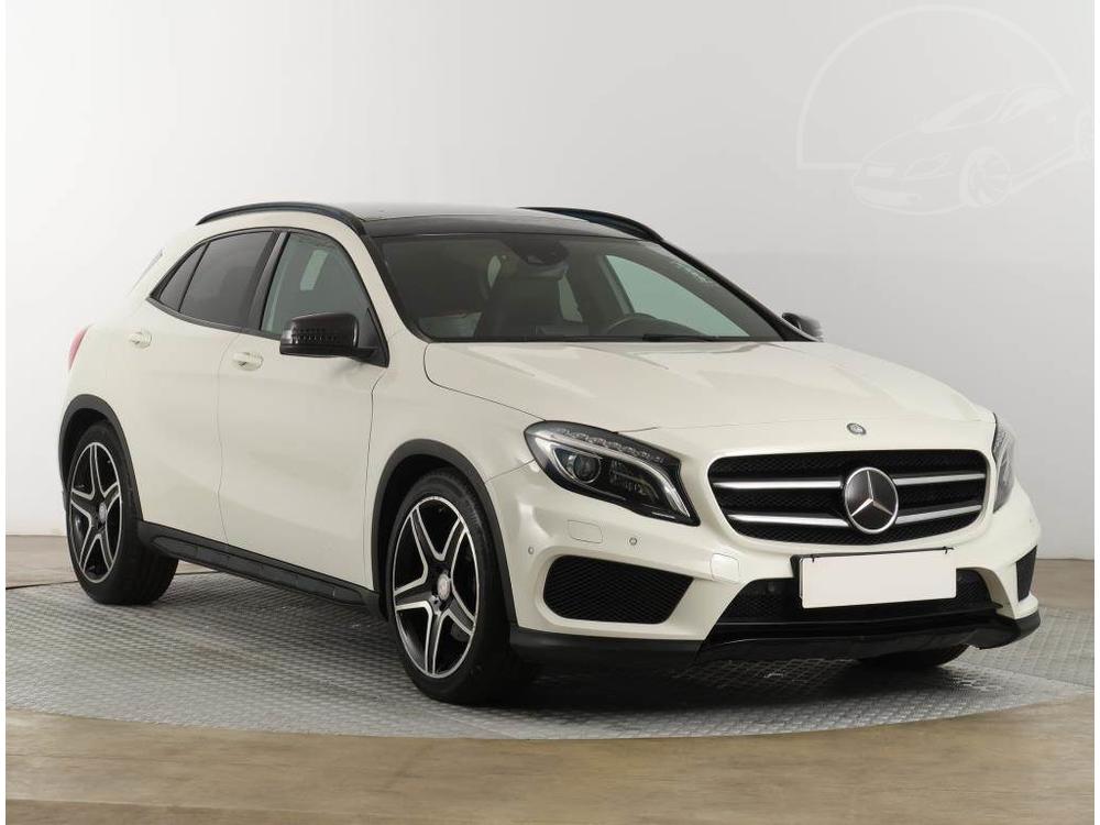 Mercedes-Benz GLA 220 CDI 4MATIC, AMG Line