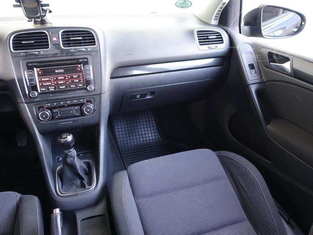 Volkswagen Golf 1.6 TDI, Automatick klima