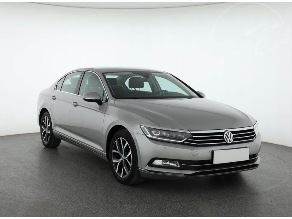 Volkswagen Passat 2.0 TDI, Serv.kniha, Navi