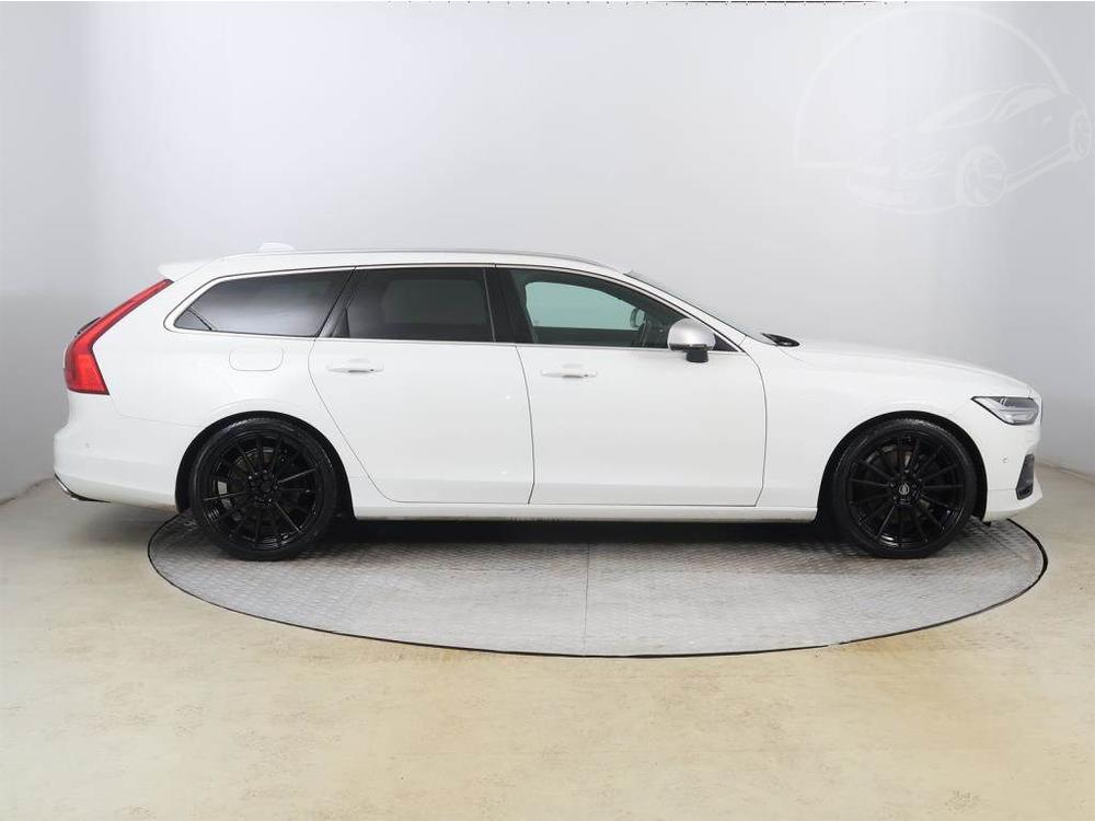 Volvo V90 D5 AWD, NOV CENA, 4X4