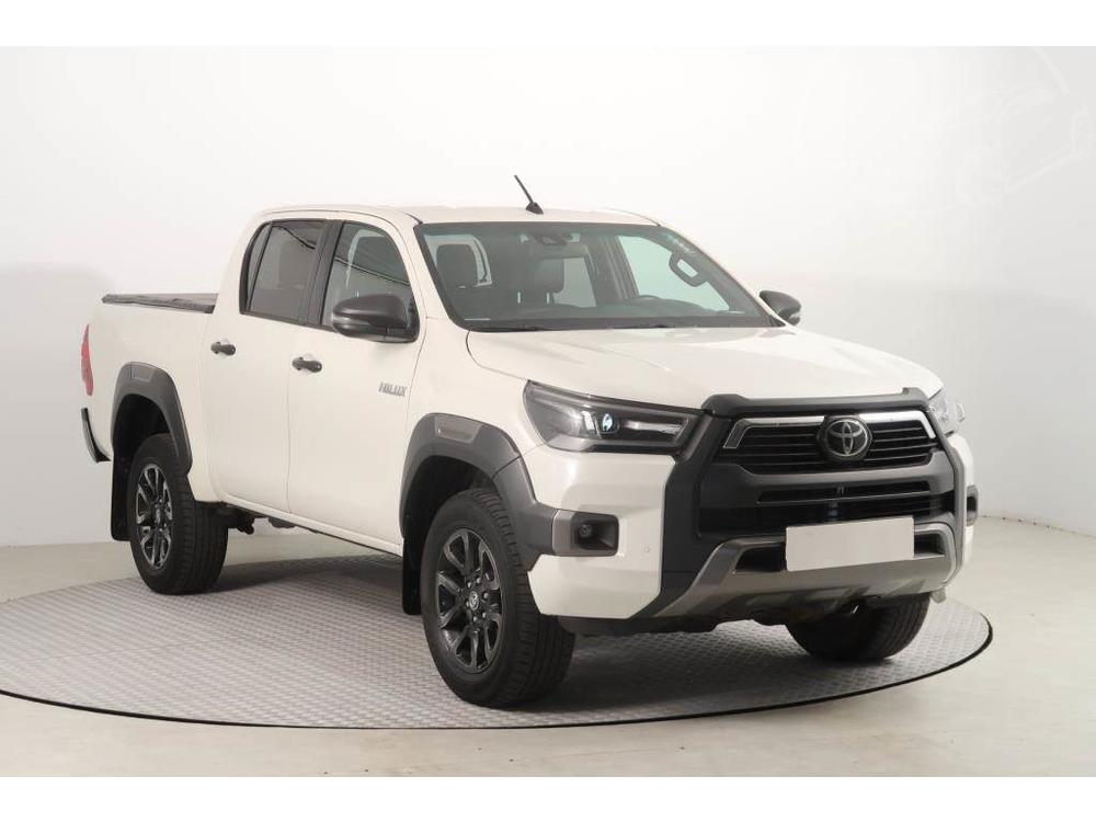 Prodm Toyota Hilux 2.8 D-4D, Executive, automat