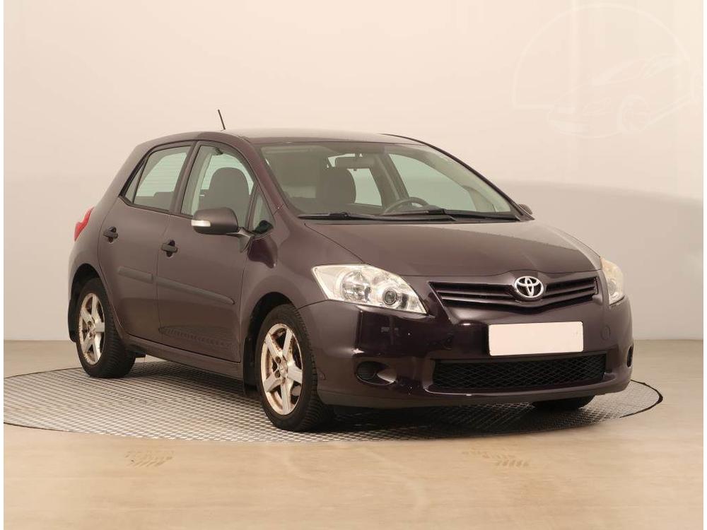 Prodm Toyota Auris 1.6 Valvematic, Serv.kniha