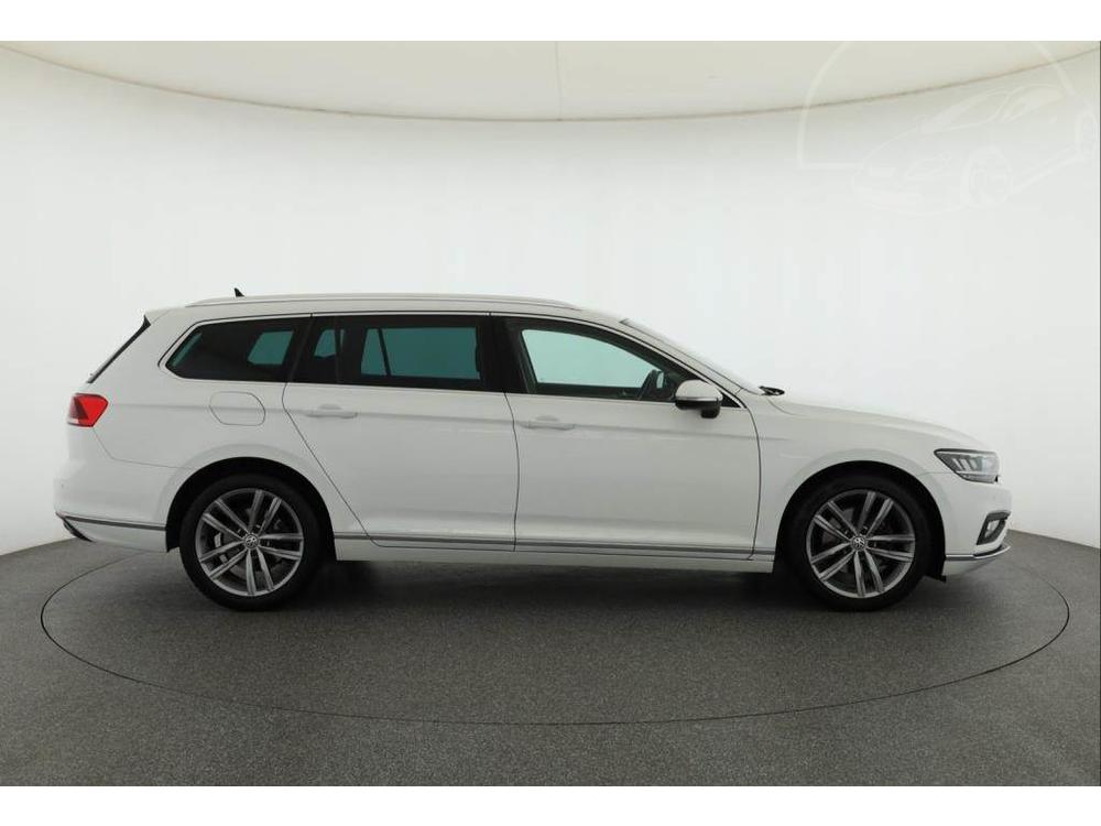 Volkswagen Passat 2.0 TDI, NOV CENA, Automat