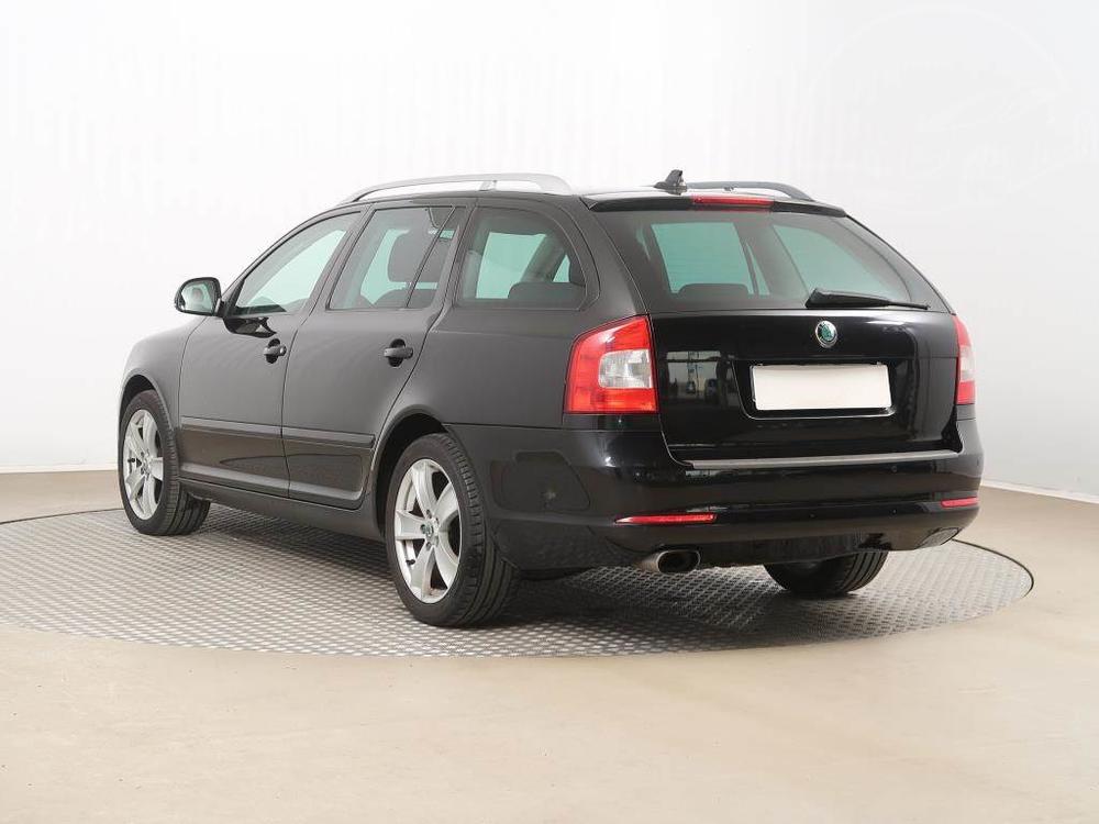 koda Octavia 1.6 TDI, NOV CENA, Xenony