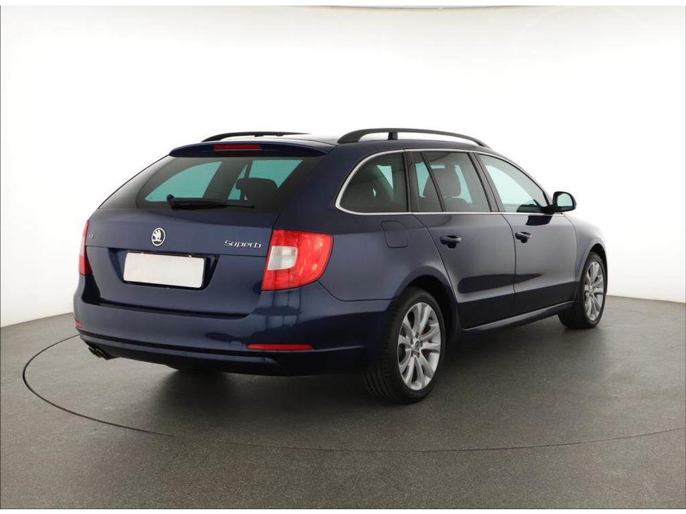 koda Superb 2.0 TDI, Automatick klima