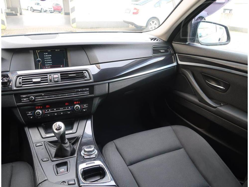 BMW 520 520d, Automatick klima