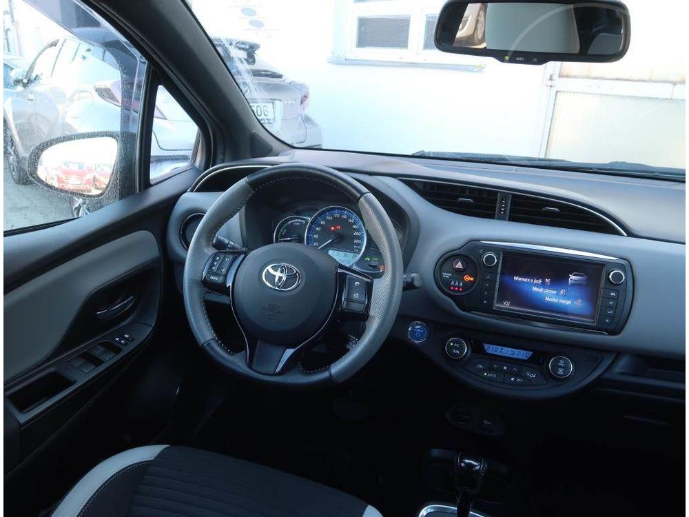 Toyota Yaris 1.5 Hybrid, Automat, R,1.maj