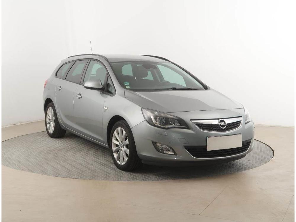 Prodm Opel Astra 1.4 T, Serv.kniha, Xenony