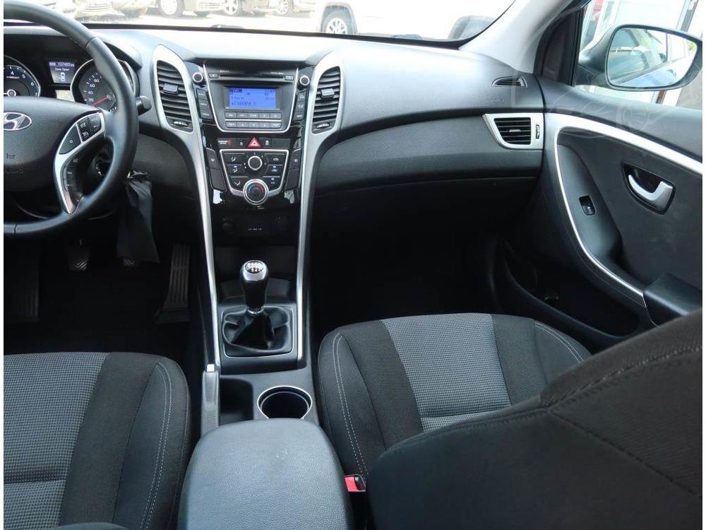 Hyundai i30 1.6 MPI, Trikolor, Serv.kniha