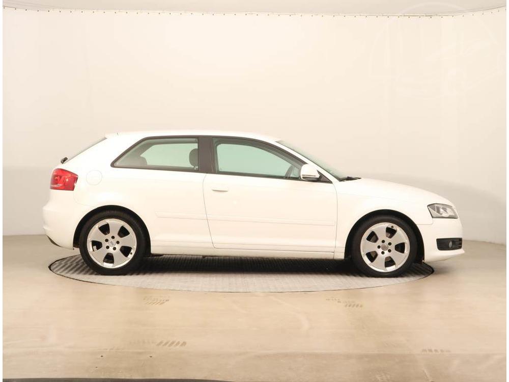 Audi A3 1.4 TFSI, Serv.kniha, Xenony