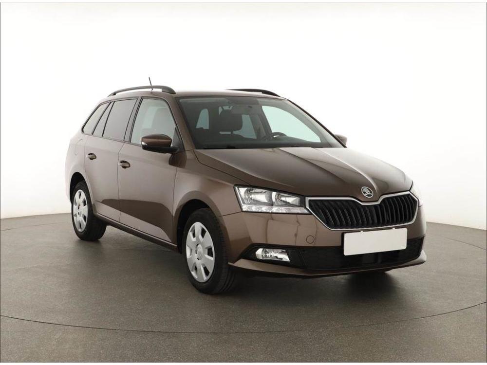 Škoda Fabia 1.0 TSI, ČR,2.maj, Serv.kniha