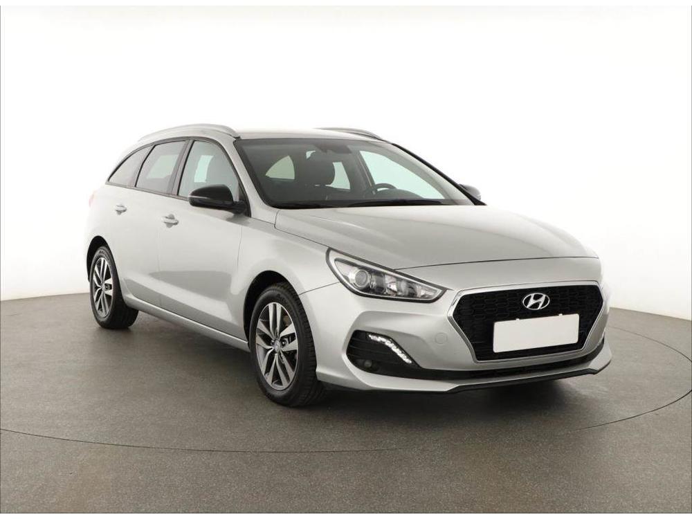 Hyundai i30 1.6 CRDi, Automat, Navi