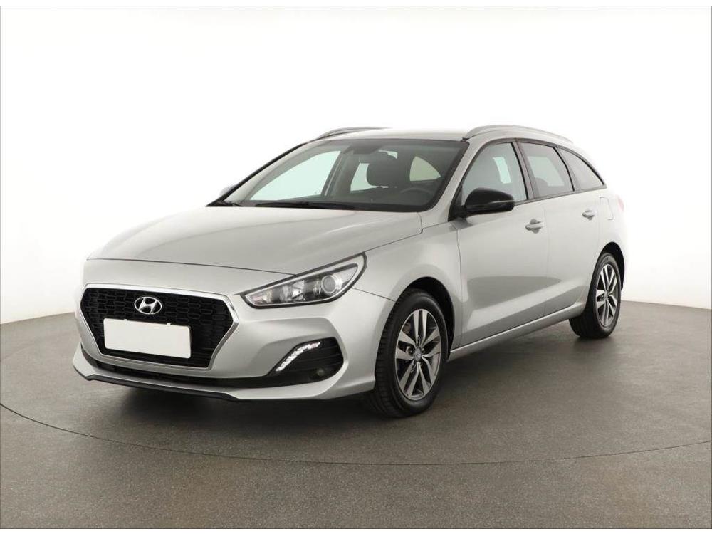 Hyundai i30 1.6 CRDi, Automat, Navi