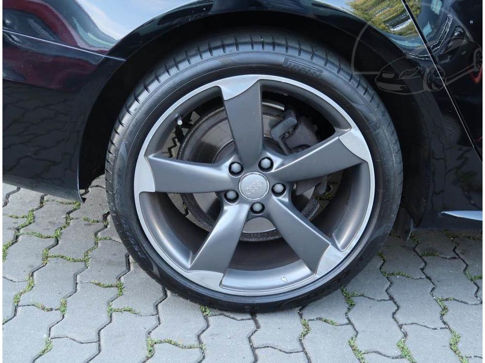 Audi A4 2.0 TDI, 4X4, Serv.kniha