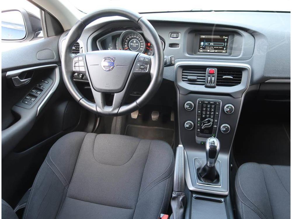 Volvo V40 2.0 T2, Serv.kniha