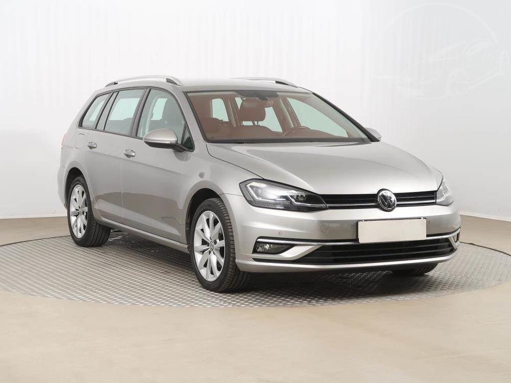 Prodm Volkswagen Golf 1.5 TSI, Comfortline, R,1.maj