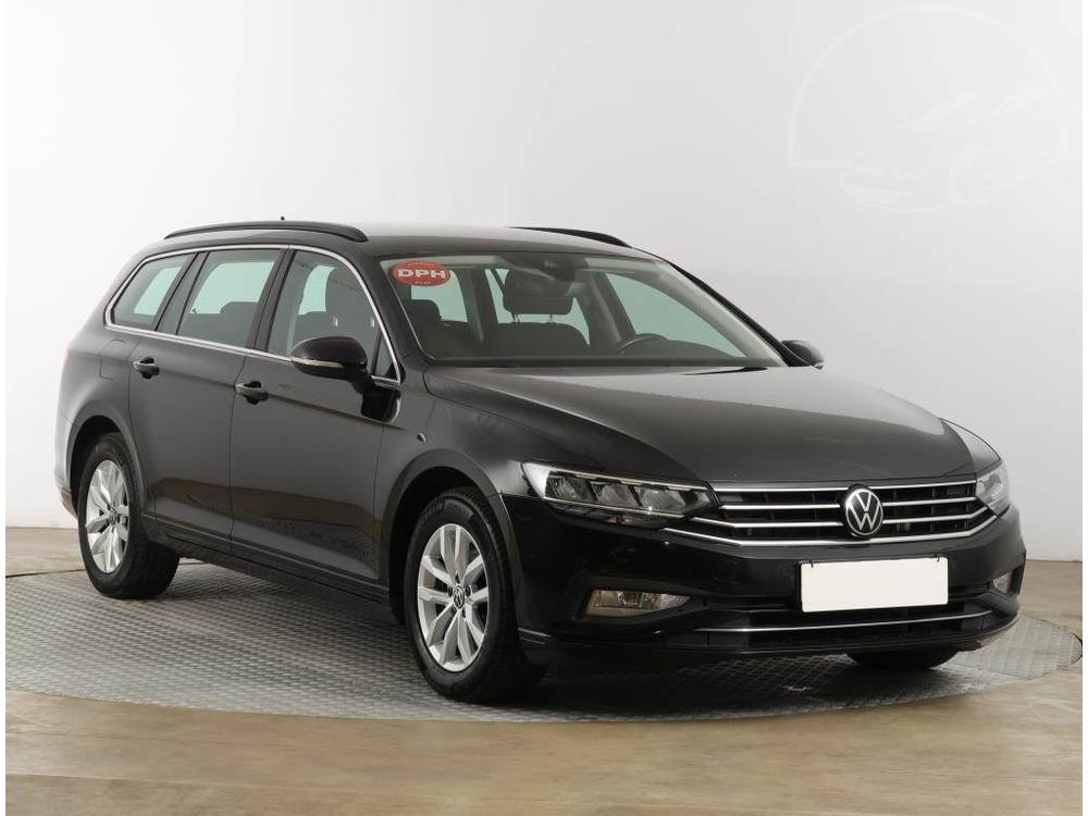 Volkswagen Passat 2.0 TDI, Serv.kniha, Navi