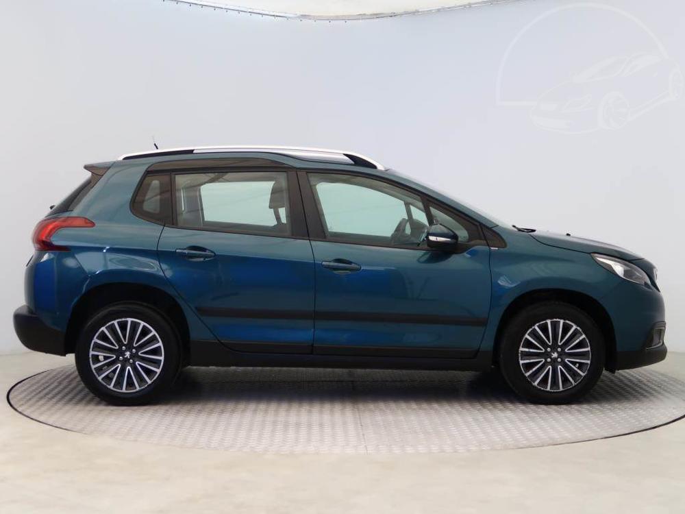 Peugeot 2008 1.2 PureTech, Automat