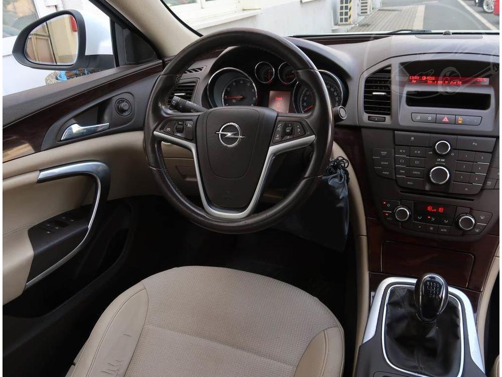 Opel Insignia 1.6 Turbo, Automatick klima