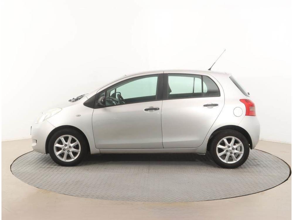 Toyota Yaris 1.0 VVT-i, po STK, rezervace