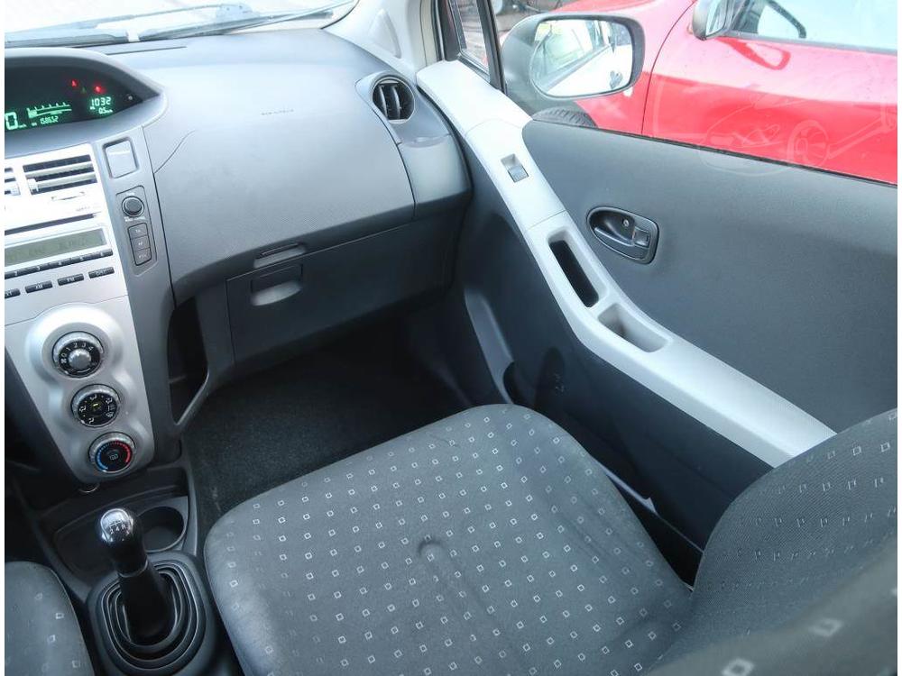 Toyota Yaris 1.0 VVT-i, po STK