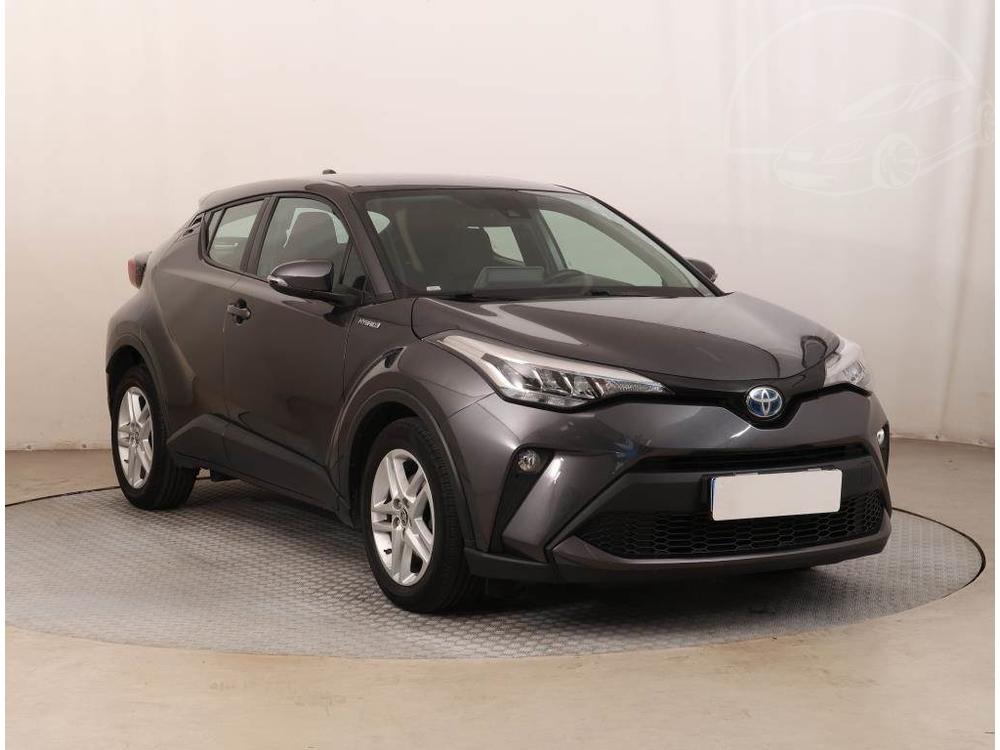 Toyota C-HR 1.8 Hybrid, Automat, ČR,1.maj