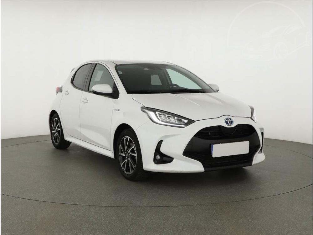 Prodm Toyota Yaris 1.5 VVT-i Hybrid, Automat, R