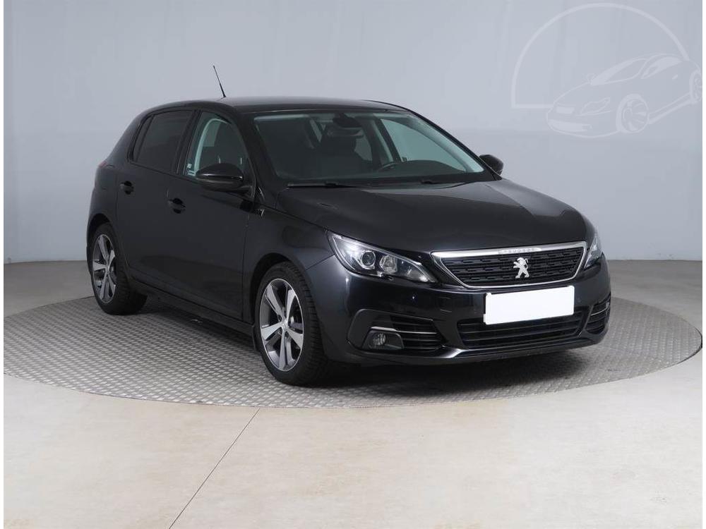 Peugeot 308 1.2 PureTech, ČR,1.maj