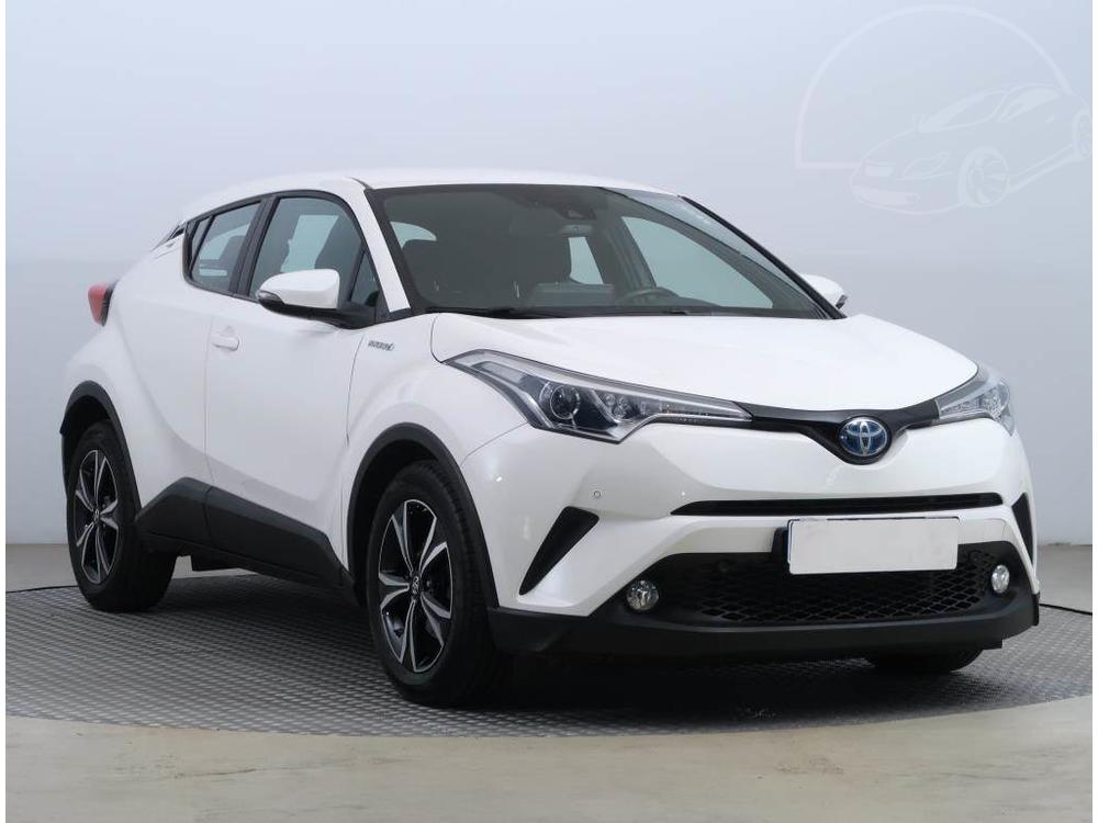 Toyota C-HR 1.8 Hybrid, Automat, ČR,1.maj