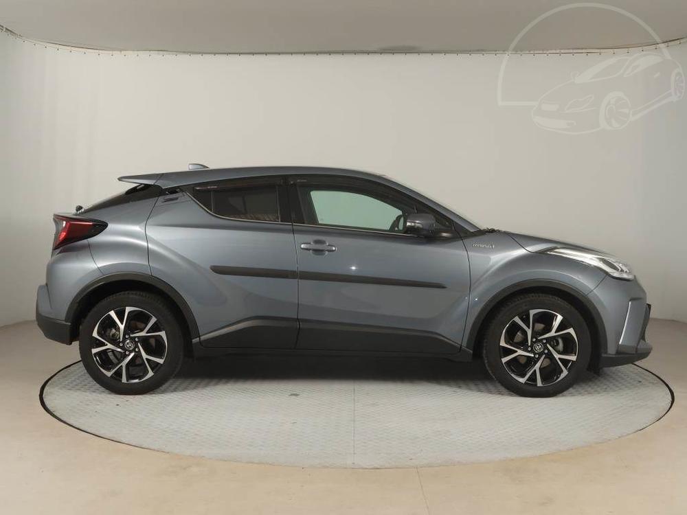 Toyota C-HR 1.8 Hybrid, Automat, R,2.maj