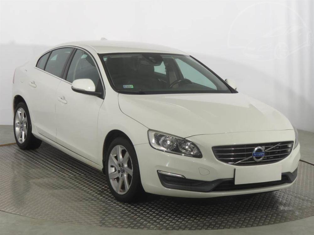 Volvo S60 T3, Kůže, Automatická klima