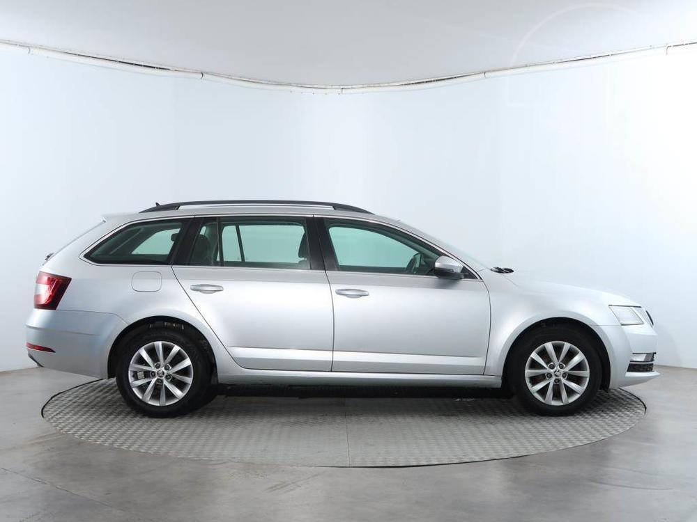 koda Octavia 1.6 TDI, Style, R,1.maj