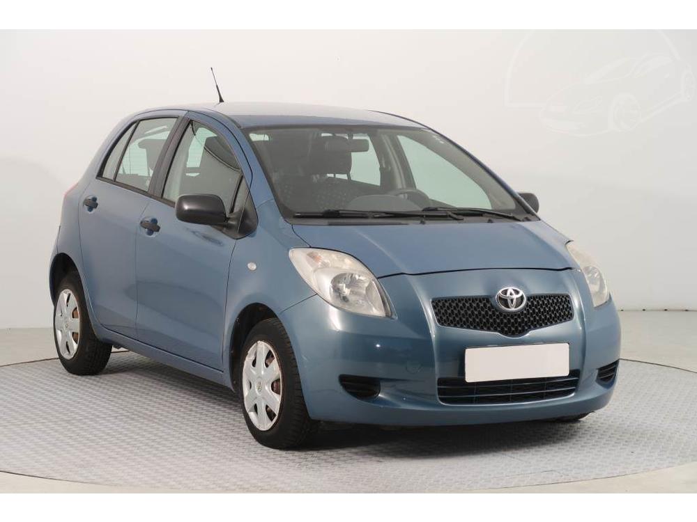 Toyota Yaris 1.0 VVT-i, ČR,2.maj