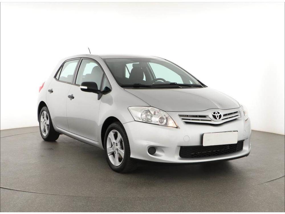 Toyota Auris 1.3 Dual VVT-i, ČR,2.maj